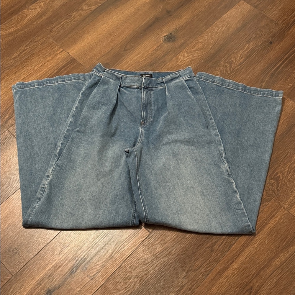 Express High Rise Wide Leg Jeans Size 6 Blue Relaxed Fit Flare Denim Trendy Y2K